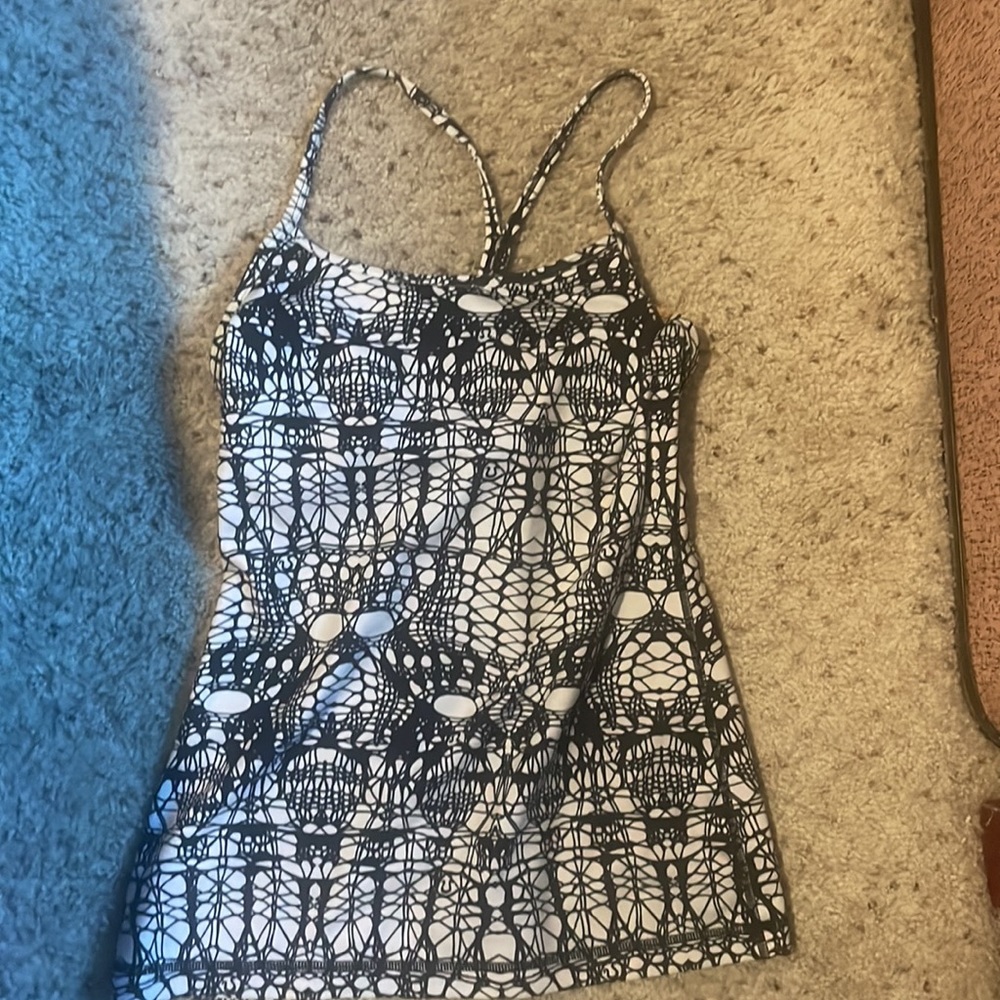 Lululemon Power Y Tank White Black
Glacier Lace sz 6 $35